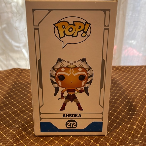 Funko Pop Ahsoka 272 Hot Topic Exclusive New - Picture 7 of 10